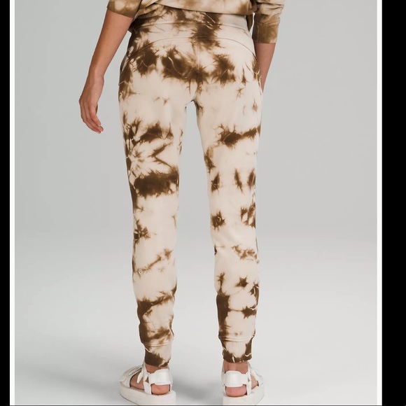 New LULULEMON Warm Down Jogger Tie Dye Earth Day Sand Size 4 - Picture 2 of 11
